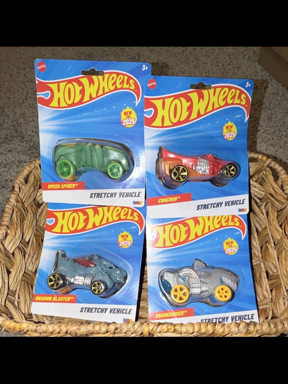 RMS Mattel Hot Wheels Stretchy Vehicle 4-Pack Spider , Crocodile, Dragon, Shark